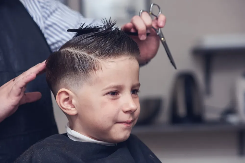 Coupe enfant à Plouvara